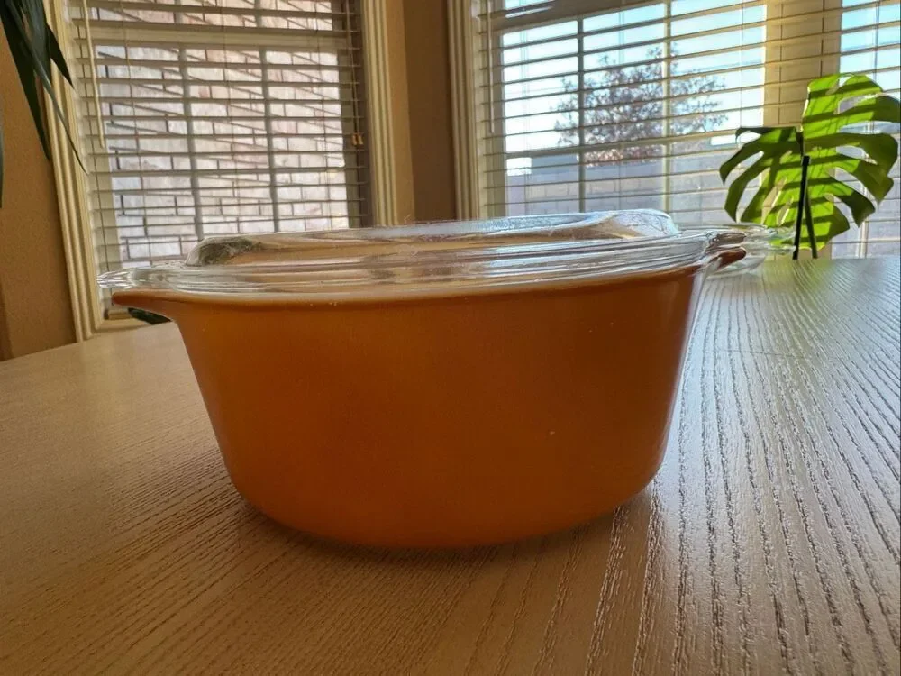 Pyrex Town & Country Cinderella bowl 444 60s Pennsylvania Dutch Old Orchard 472